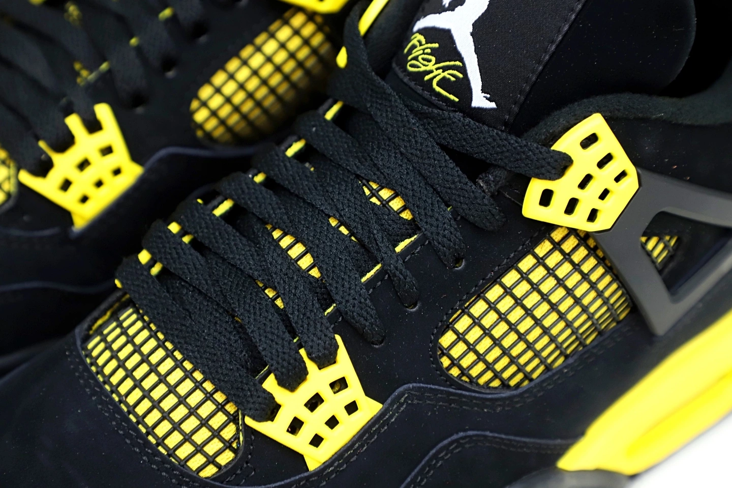 2023  Jordan Air Jordan4 thunder 0827